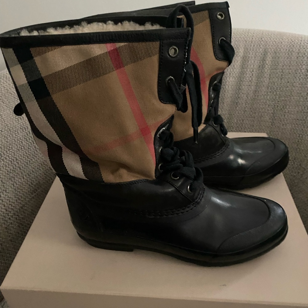 Burberry boots